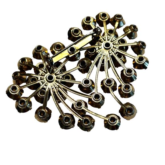 Red rhinestones brooch gold metal setting double starburst vintage mid century - Picture 7 of 8
